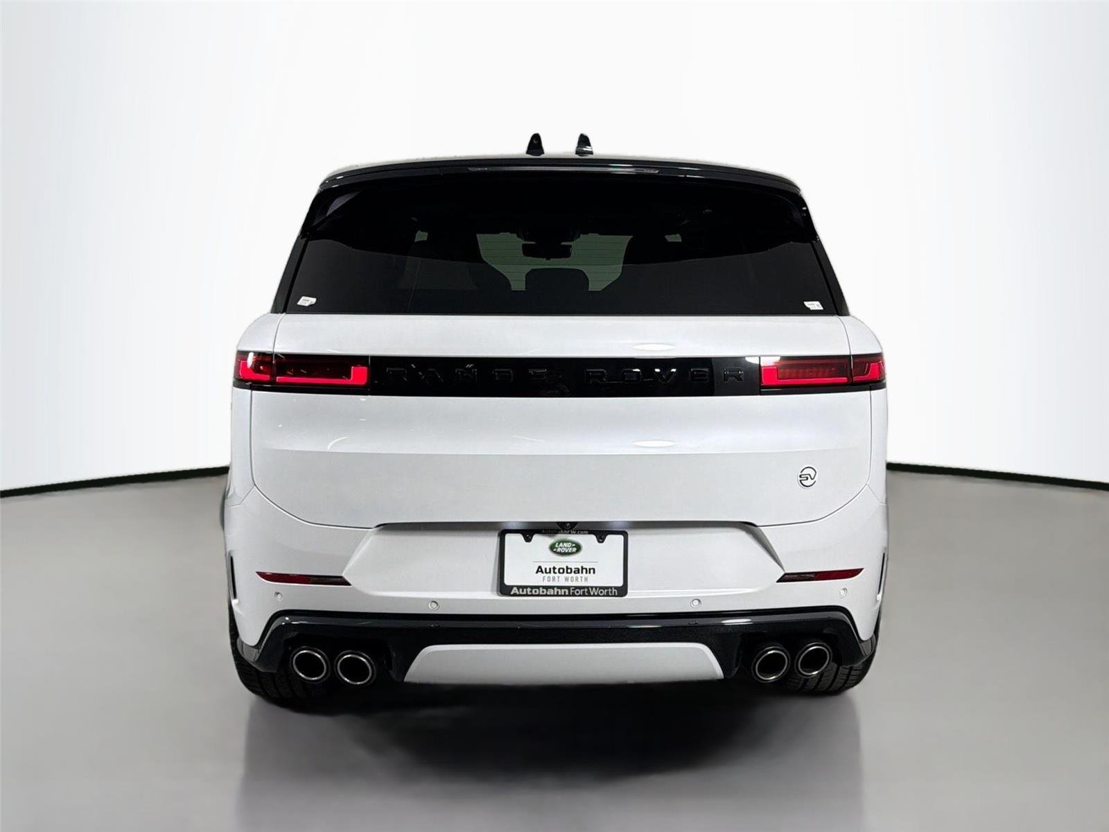 New 2026 OSTUNI PEARL WHITE Land Rover SV image 6