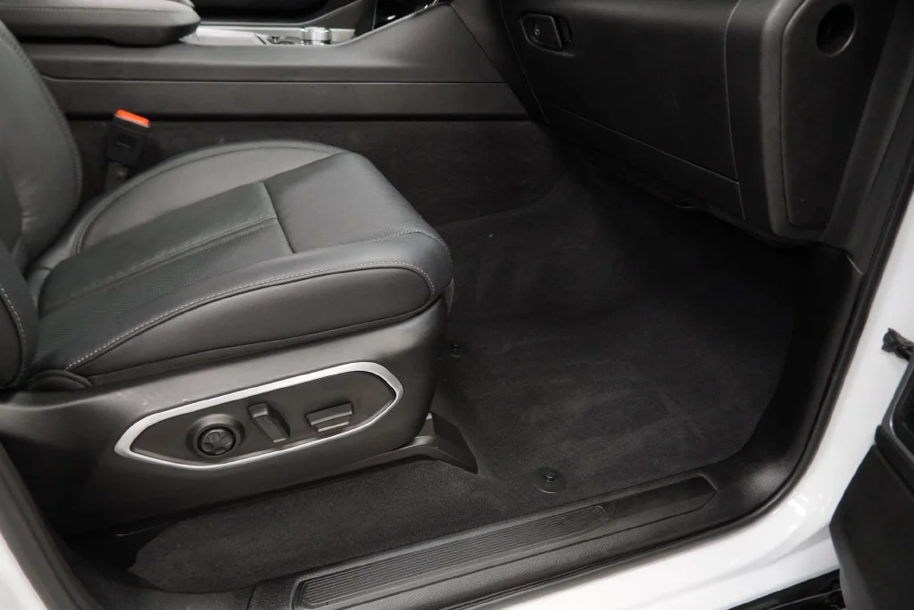 Used 2025 White Jeep Series II image 43