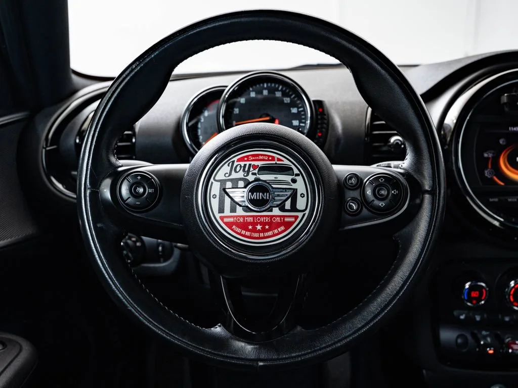 Used 2017 Gray Metallic MINI Clubman image 40