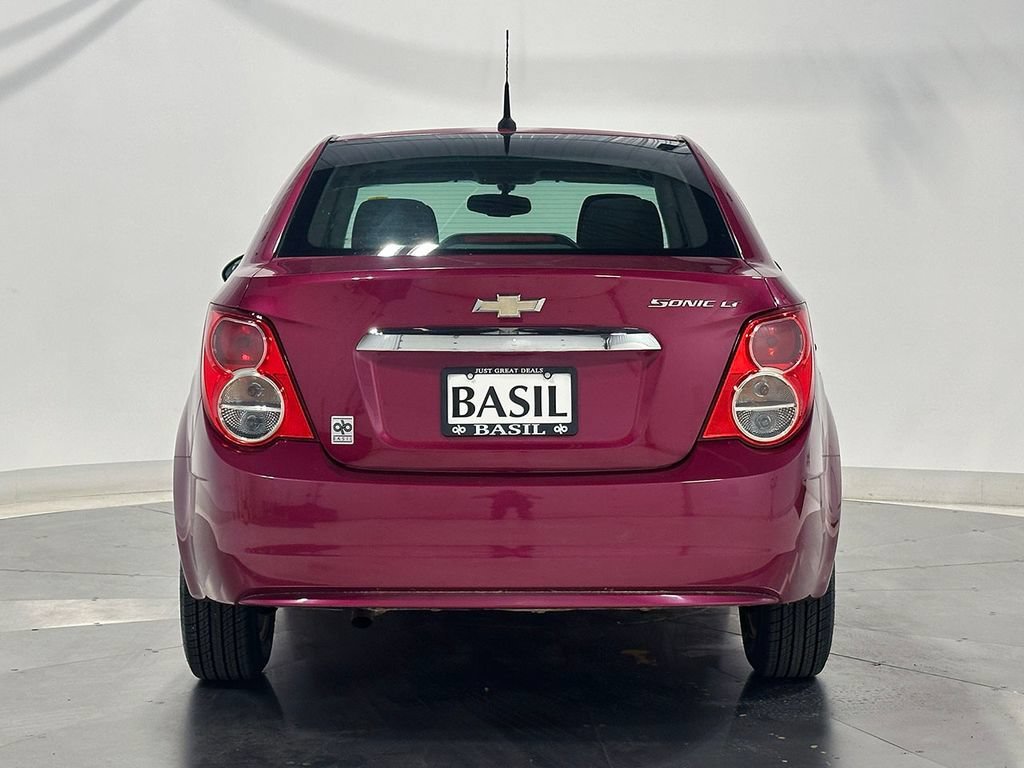 Used 2014 DEEP MAGENTA METALLIC Chevrolet LT image 12