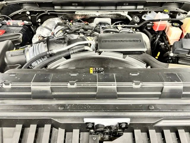 Used 2025 White GMC SLE image 24