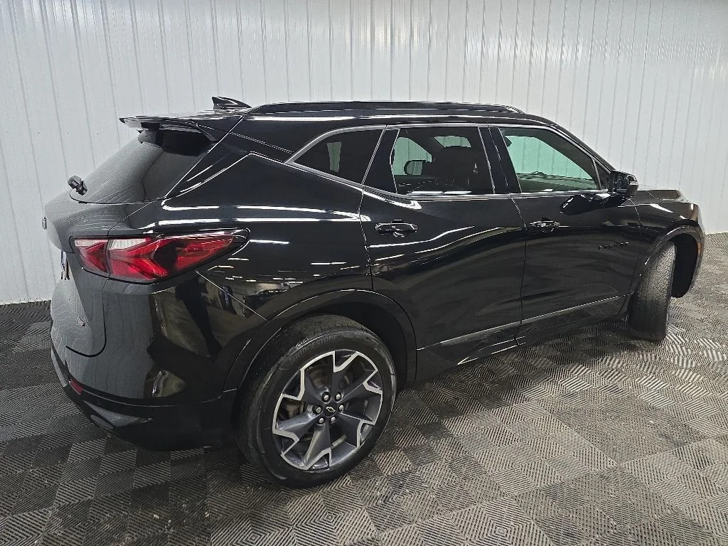 Used 2022 Black Chevrolet RS image 3