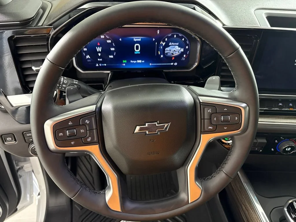New 2026 Summit White Chevrolet RST image 29