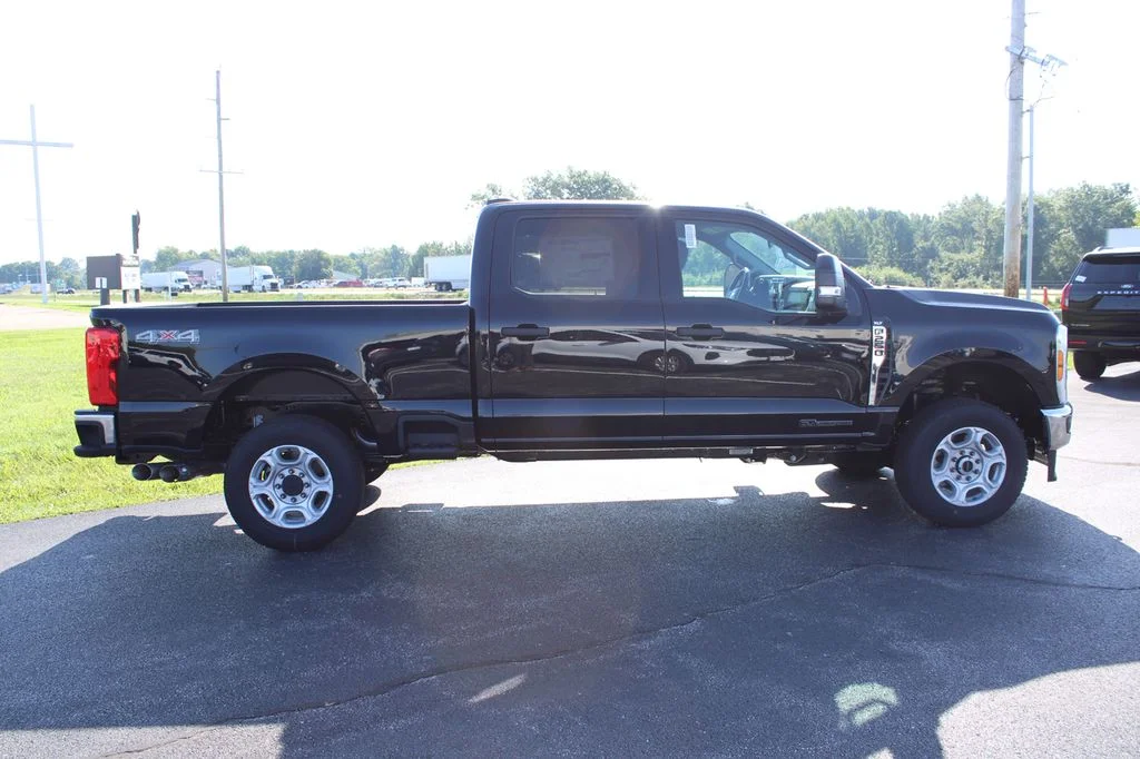 New 2026 Agate Black Metallic Ford F-250® XLT image 18