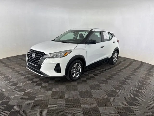 Used 2023 White Nissan S image 3