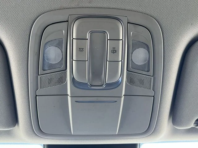 Used 2019 Blue Hyundai SE image 28