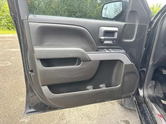 Used 2018 Black Chevrolet LT image 24