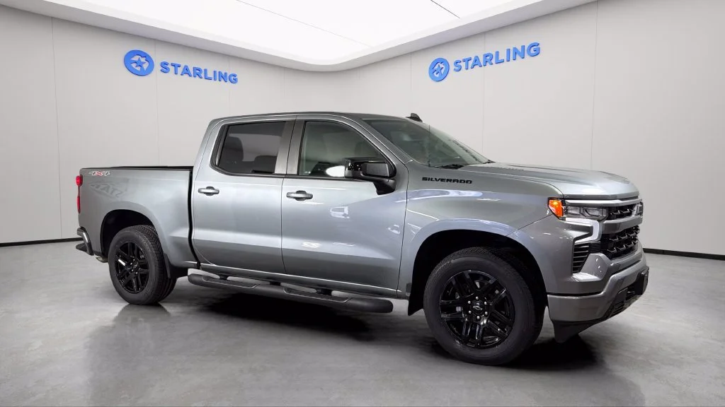 Used 2023 STERLING GRAY METALLIC Chevrolet RST image 13