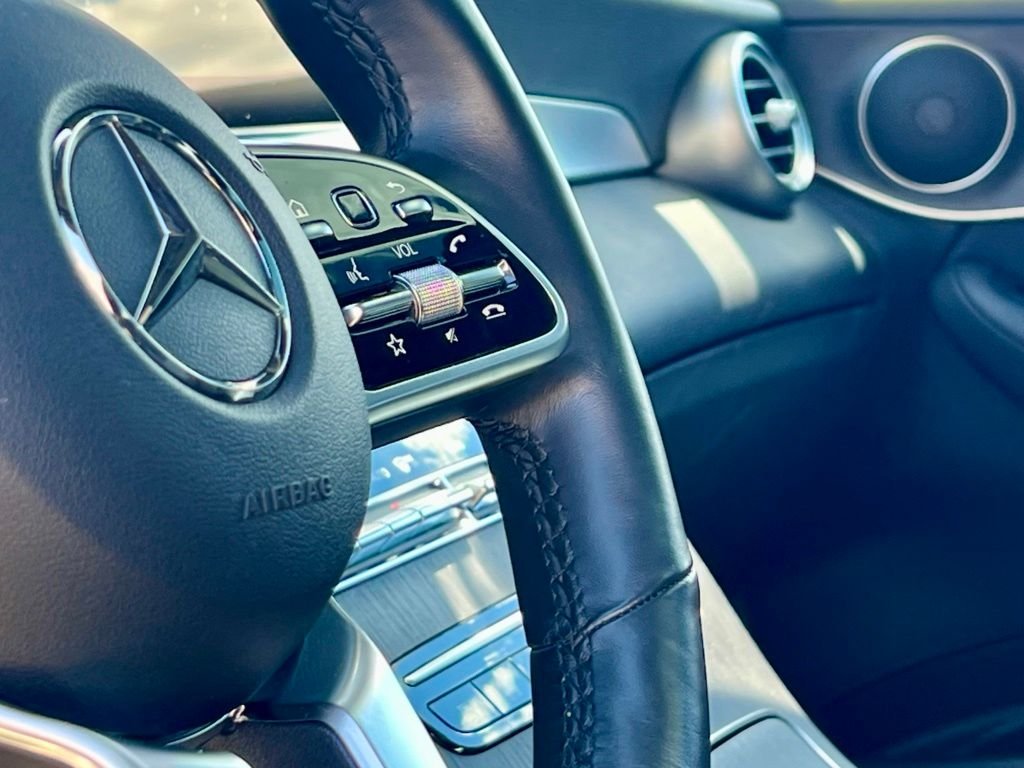 Certified Used 2022  Mercedes-Benz GLC 300 image 25