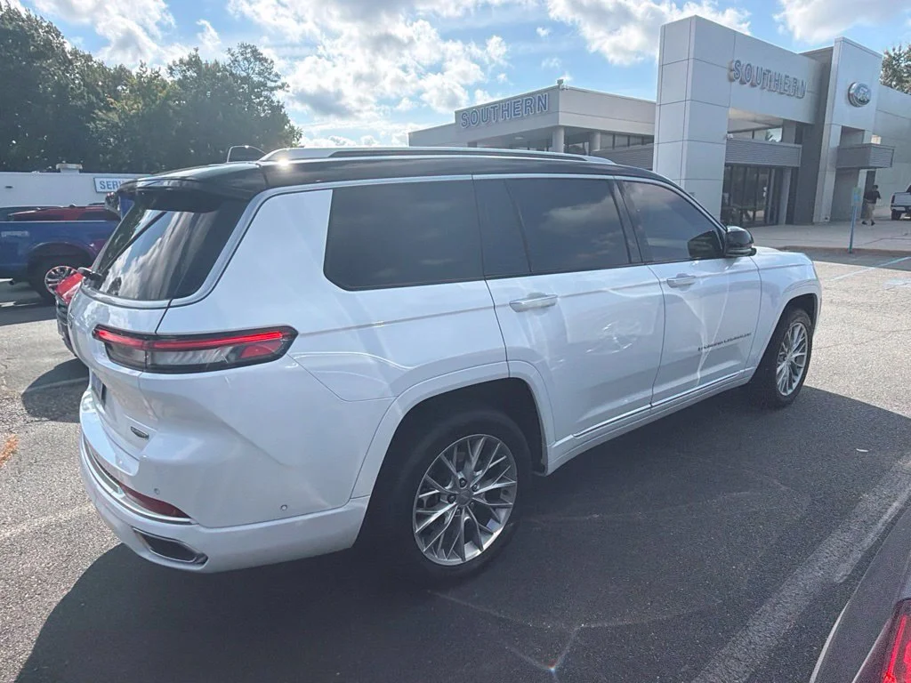 Certified Used 2024 White Jeep Summit image 3