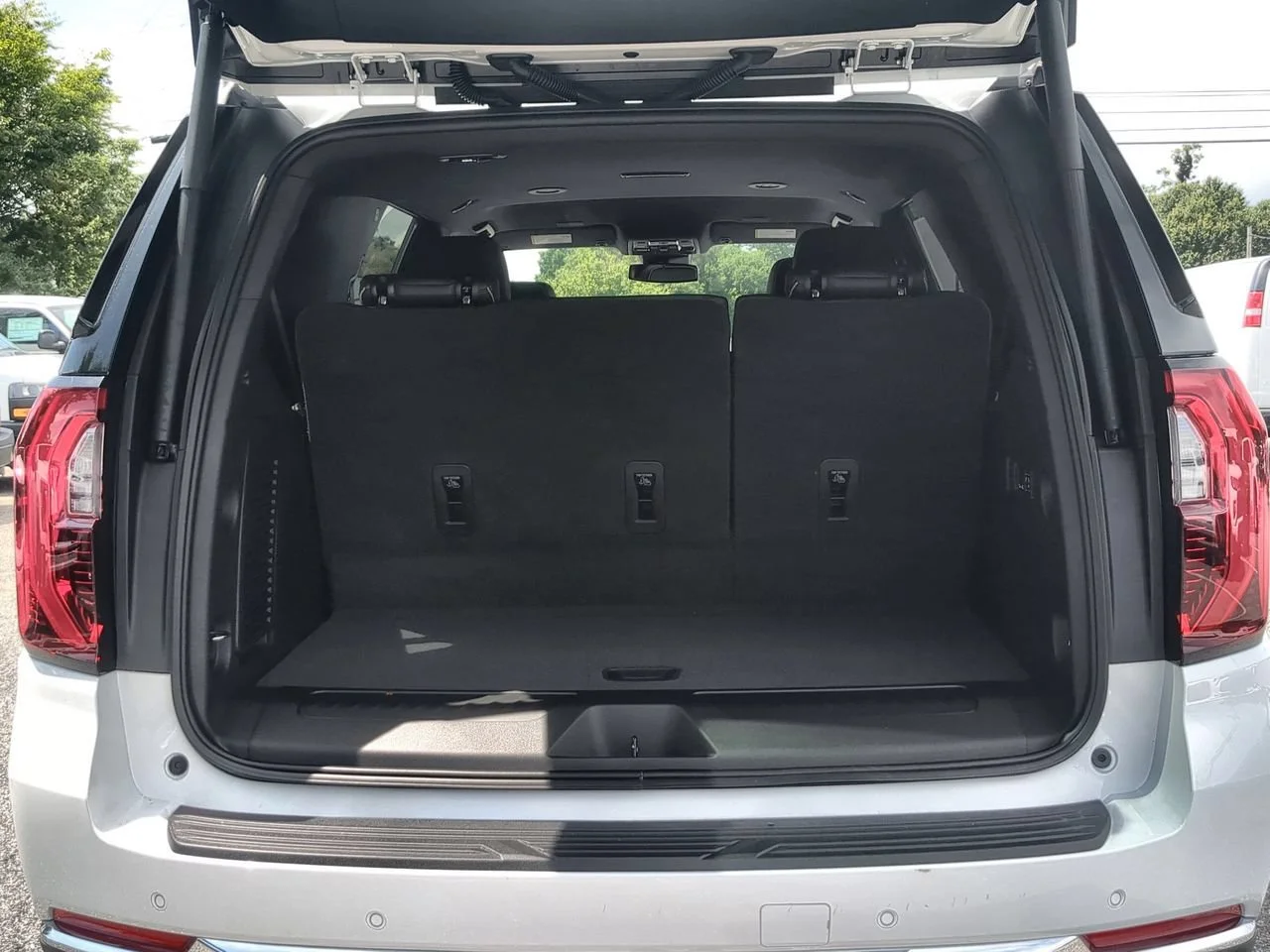 New 2026 Summit White GMC Elevation image 26