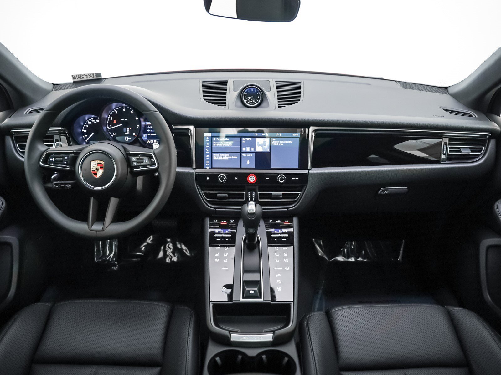 2026 Porsche Macan - Photo 15