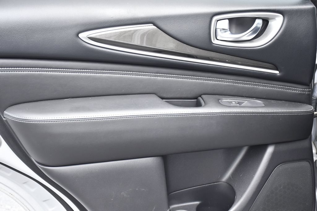 Certified Used 2019 Liquid Platinum INFINITI LUXE image 25