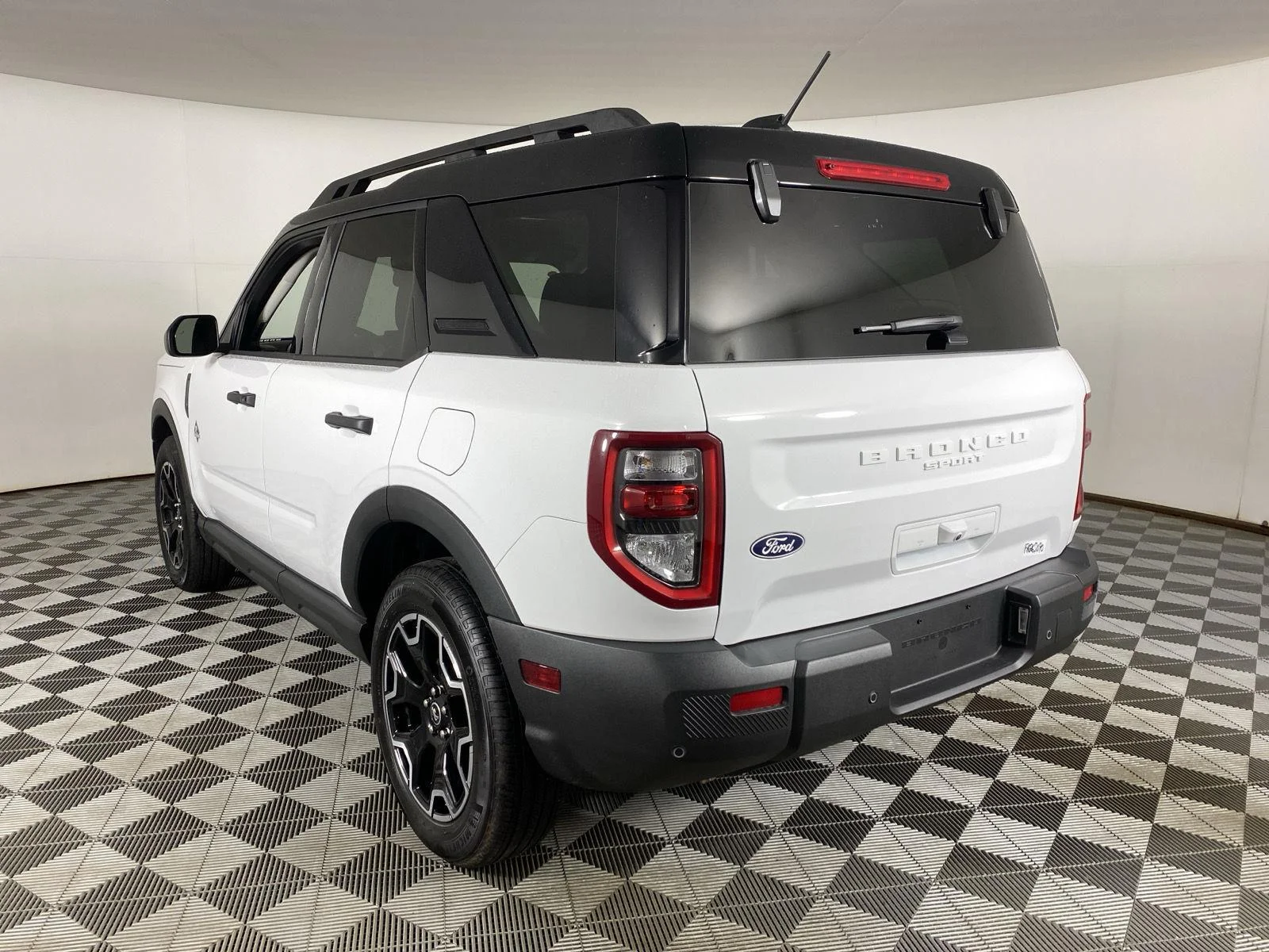 New 2026 Oxford White Ford Outer Banks® image 5