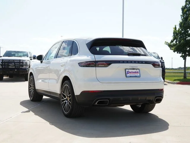 Used 2020  Porsche Base image 7