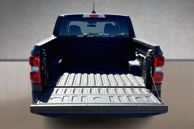 New 2025 Shadow Black Ford XLT image 4