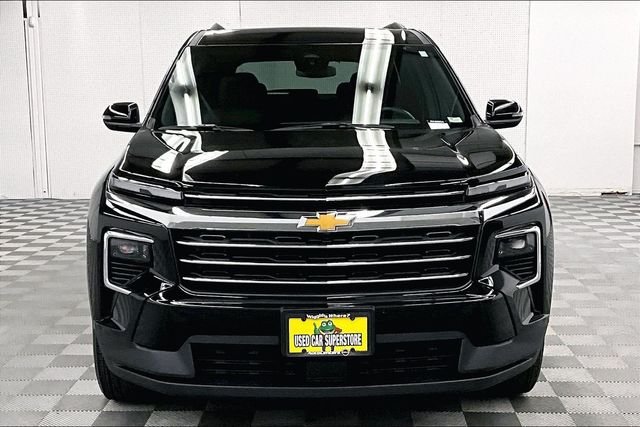 Used 2025 Mosaic Black Metallic Chevrolet LT image 4