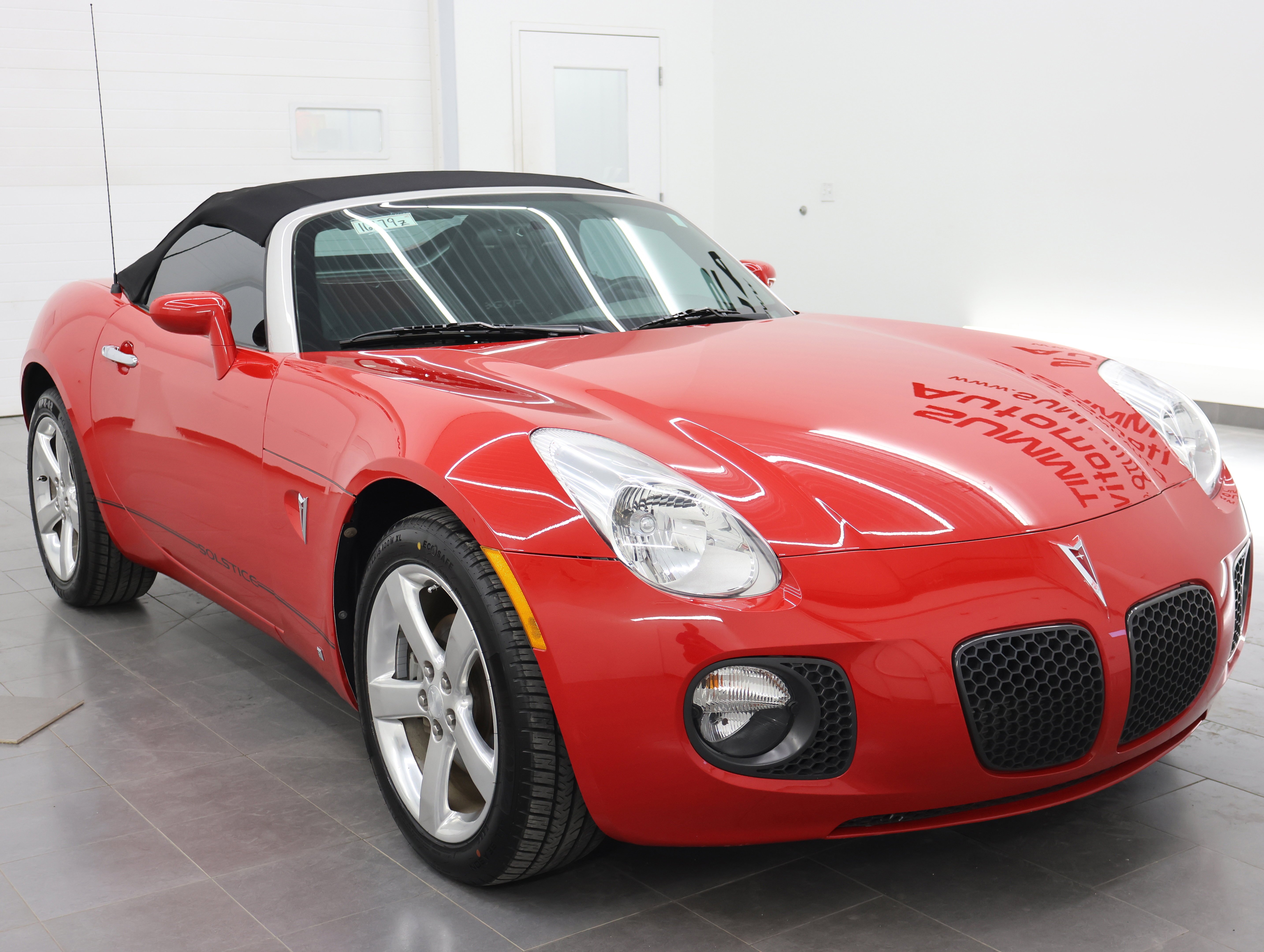Used 2007 Aggressive (Victory Red) Pontiac GXP Convertible: GXP-CONVERTIBLE-5 SPEED STICK-BLACK LEATHER-LIKE NEW TIRES image 42