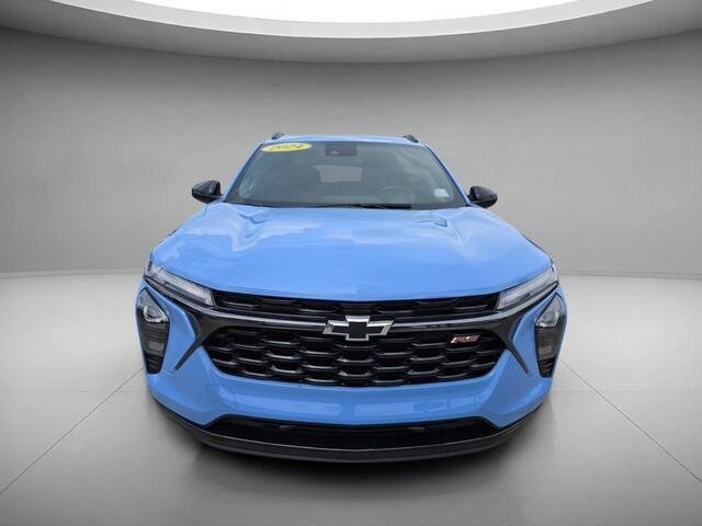 Used 2024 Fountain Blue Chevrolet 2RS image 8