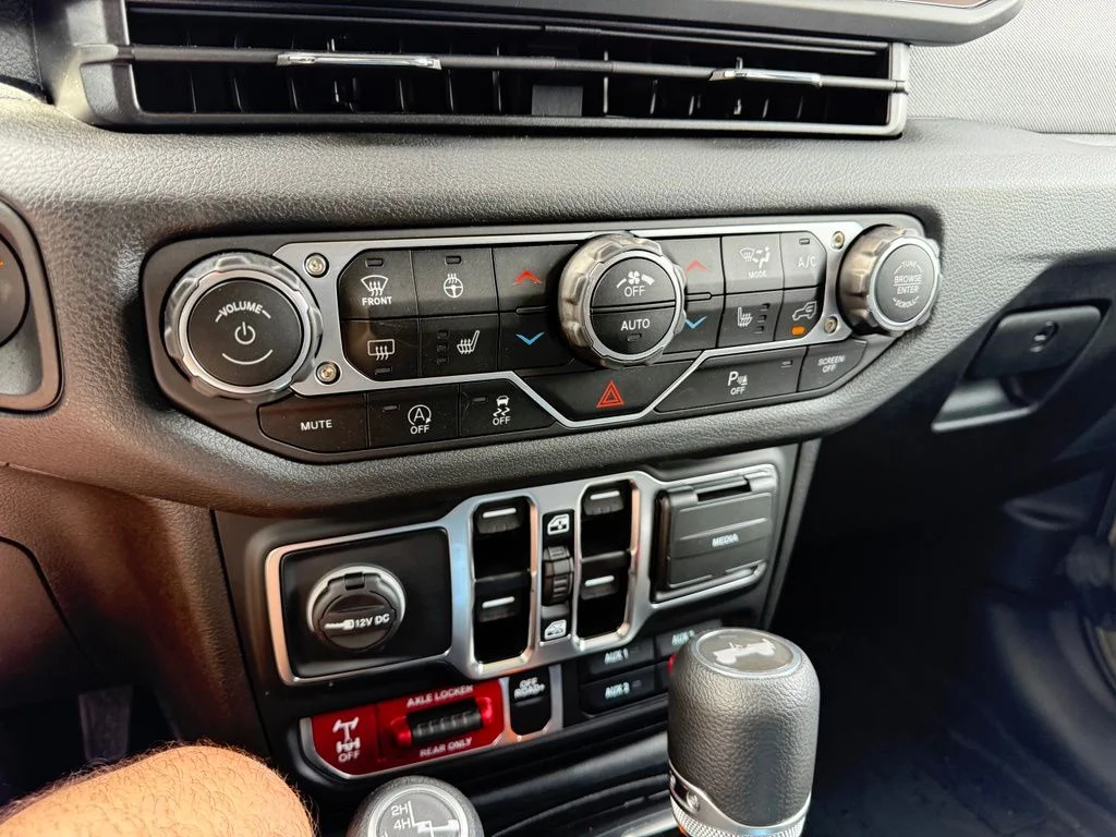 2025 Jeep Wrangler 4-Door Willys - Photo 32