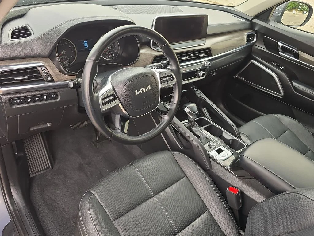 Used 2022 Silver Kia EX image 16