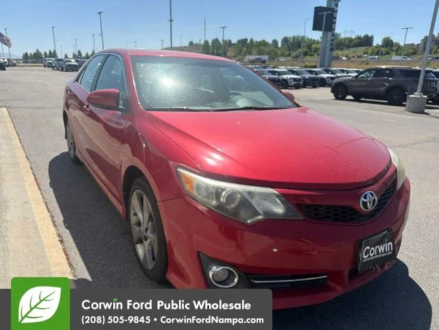 2014 Toyota Camry 2.5 Auto SE's photo