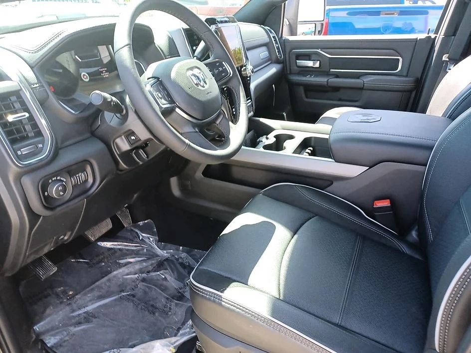 2026 RAM 3500 Laramie - Photo 7