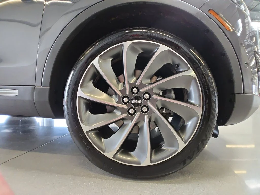 Used 2020 Gray Lincoln Reserve image 28