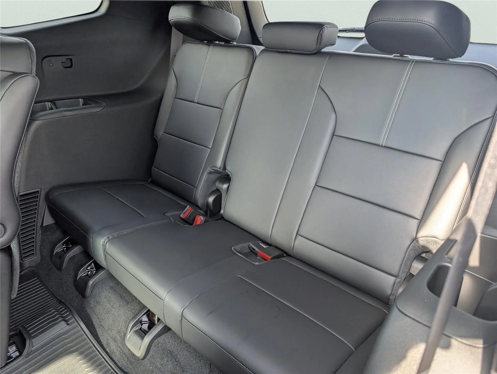 New 2026 Sterling Metallic GMC Elevation image 9