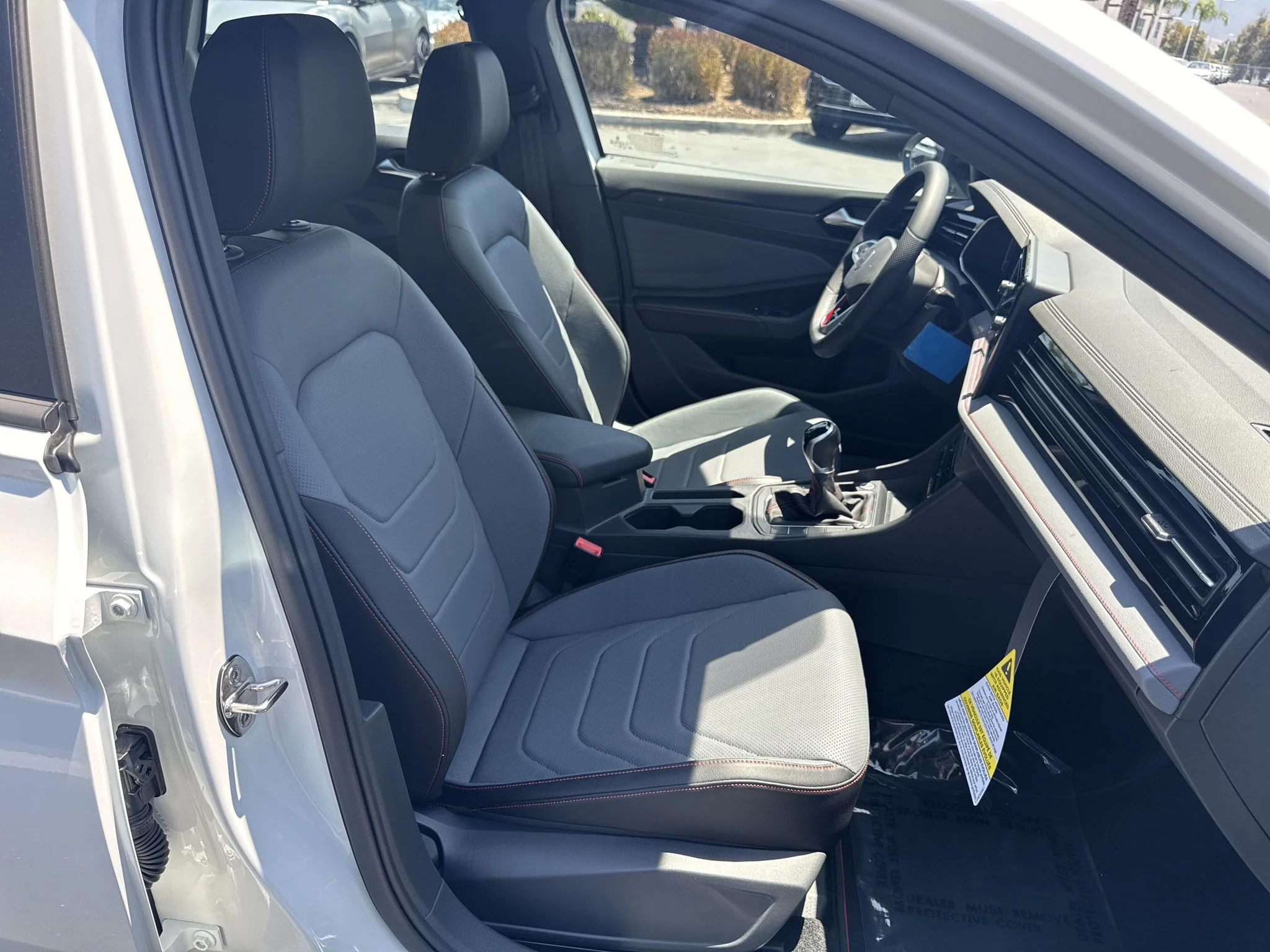 New 2026 Pure White w/Deep Black Roof Volkswagen Autobahn image 20