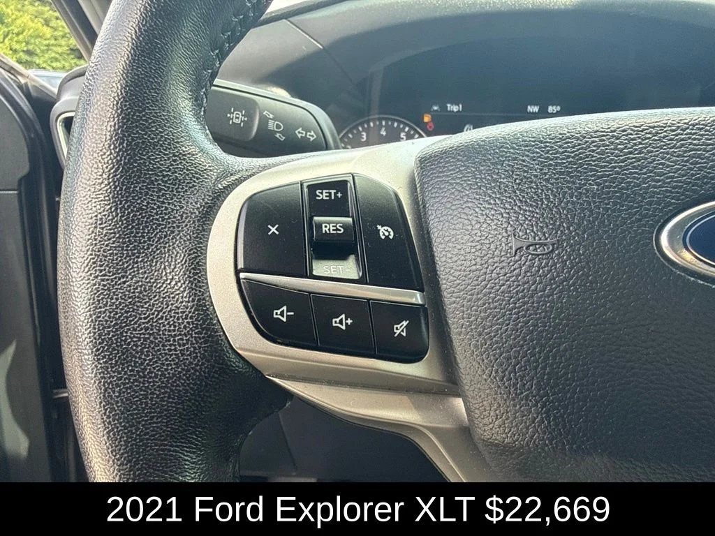 Used 2021 Black Ford XLT image 25