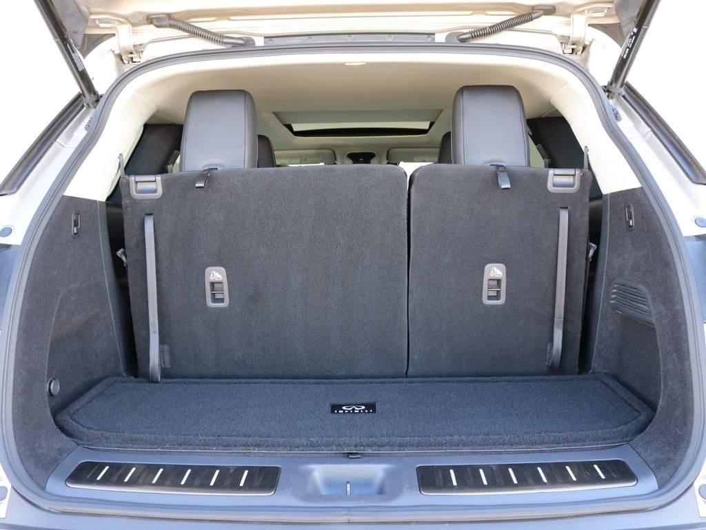 Certified Used 2023 Silver INFINITI LUXE image 33