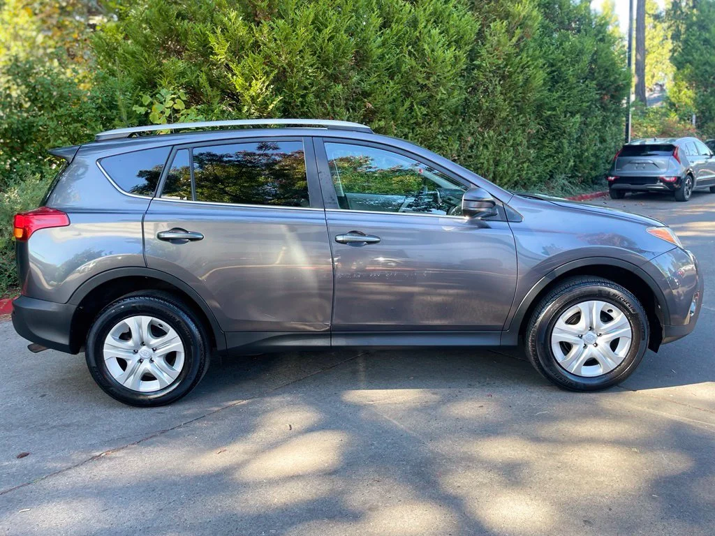 Used 2013 Magnetic Gray Metallic Toyota LE image 3