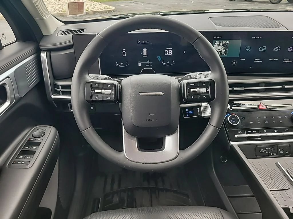 Used 2024 Black Hyundai SEL image 6