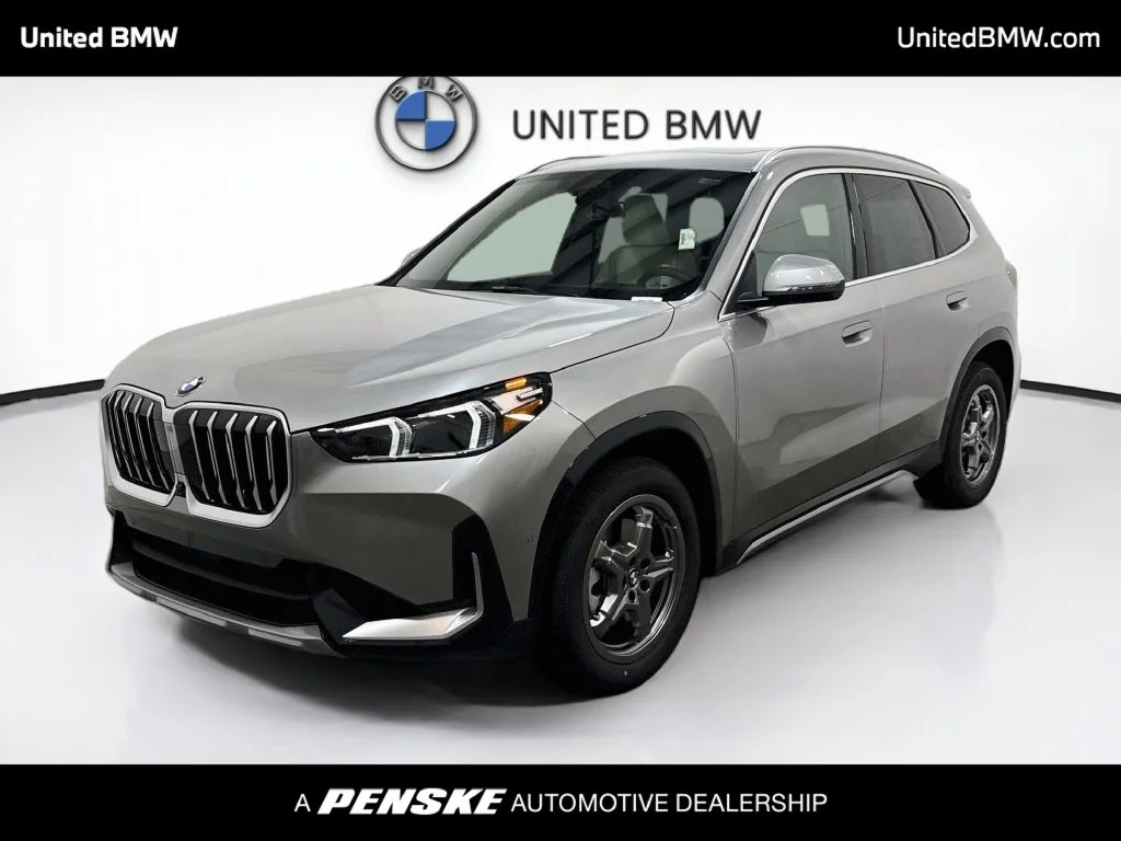 New 2027 Space Silver Metallic BMW xDrive28i image 1