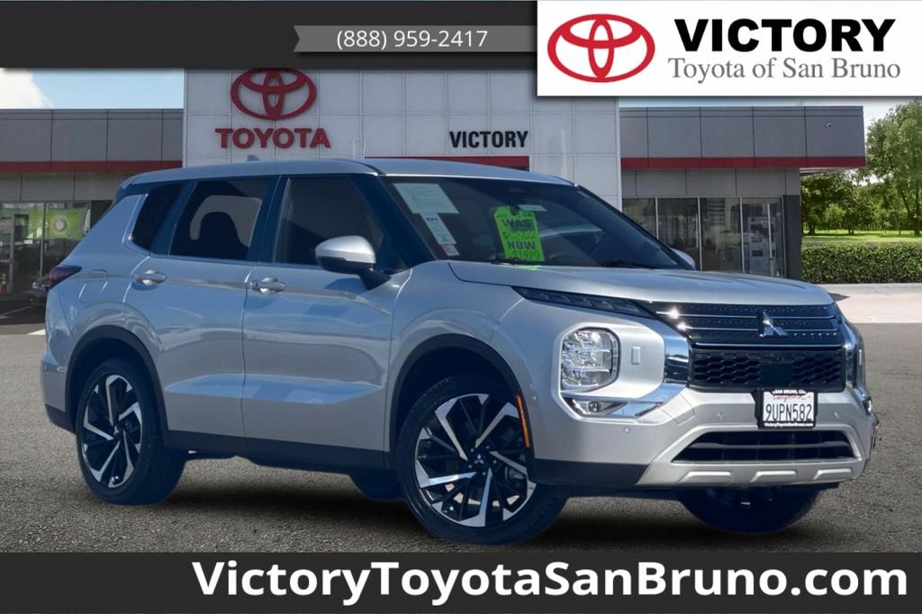 2023 Mitsubishi Outlander SE