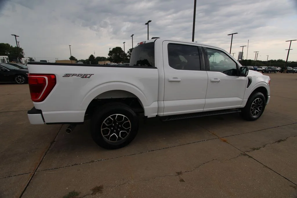 Used 2023 Oxford White Ford XLT image 5