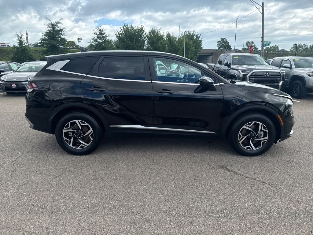 Used 2024 Black Kia LX image 9