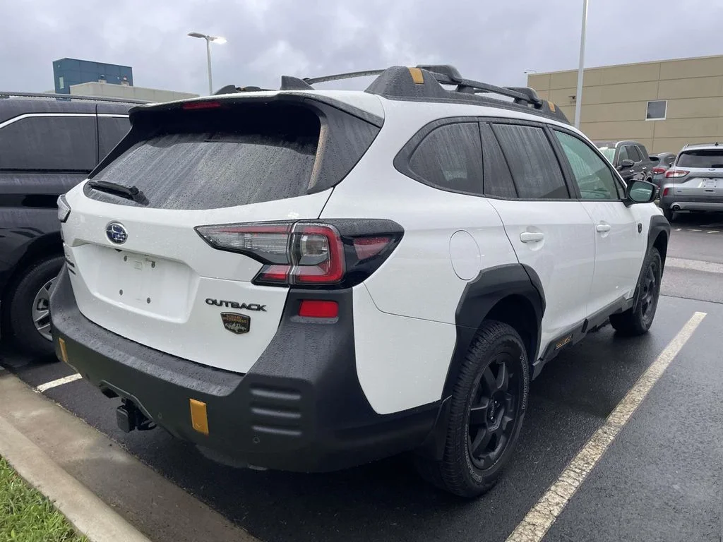 Used 2024 Crystal White Pearl Subaru Wilderness image 4