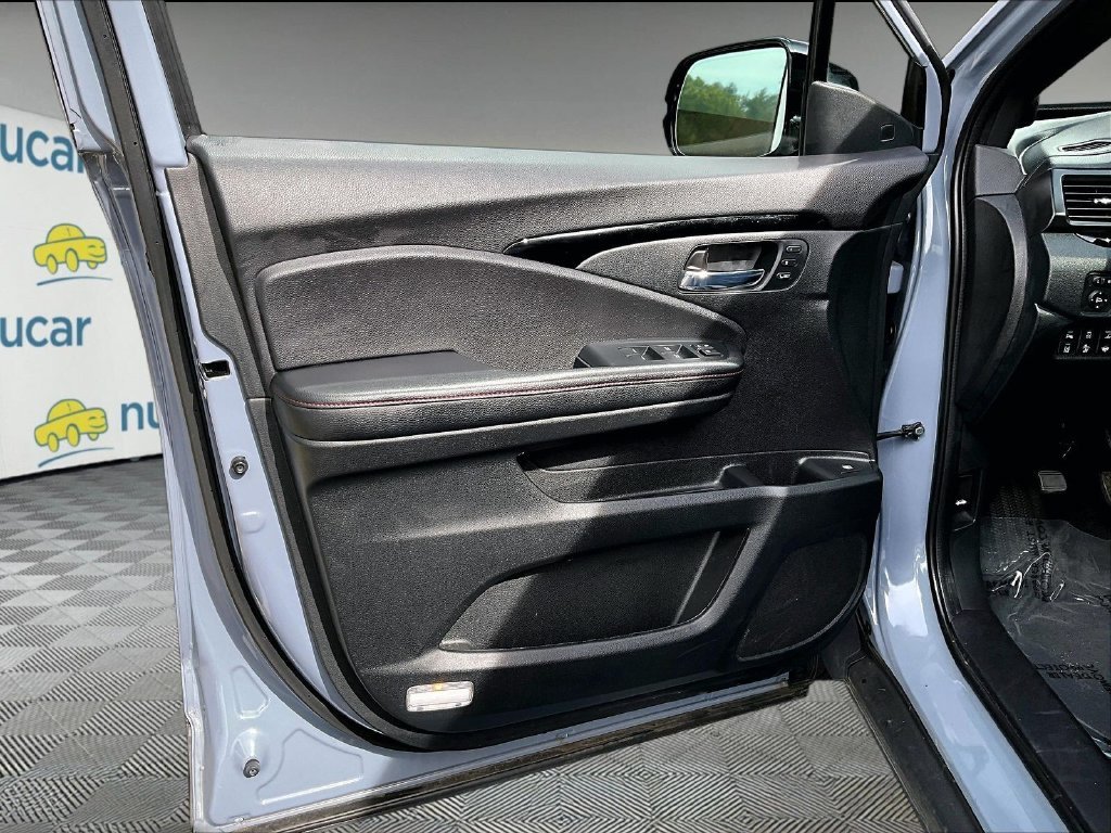 Used 2023 Gray Honda Black Edition image 10