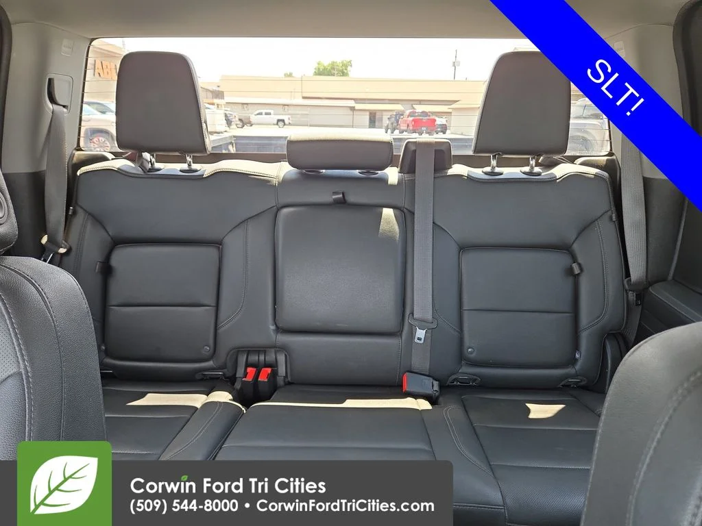 Used 2023  GMC SLT image 29