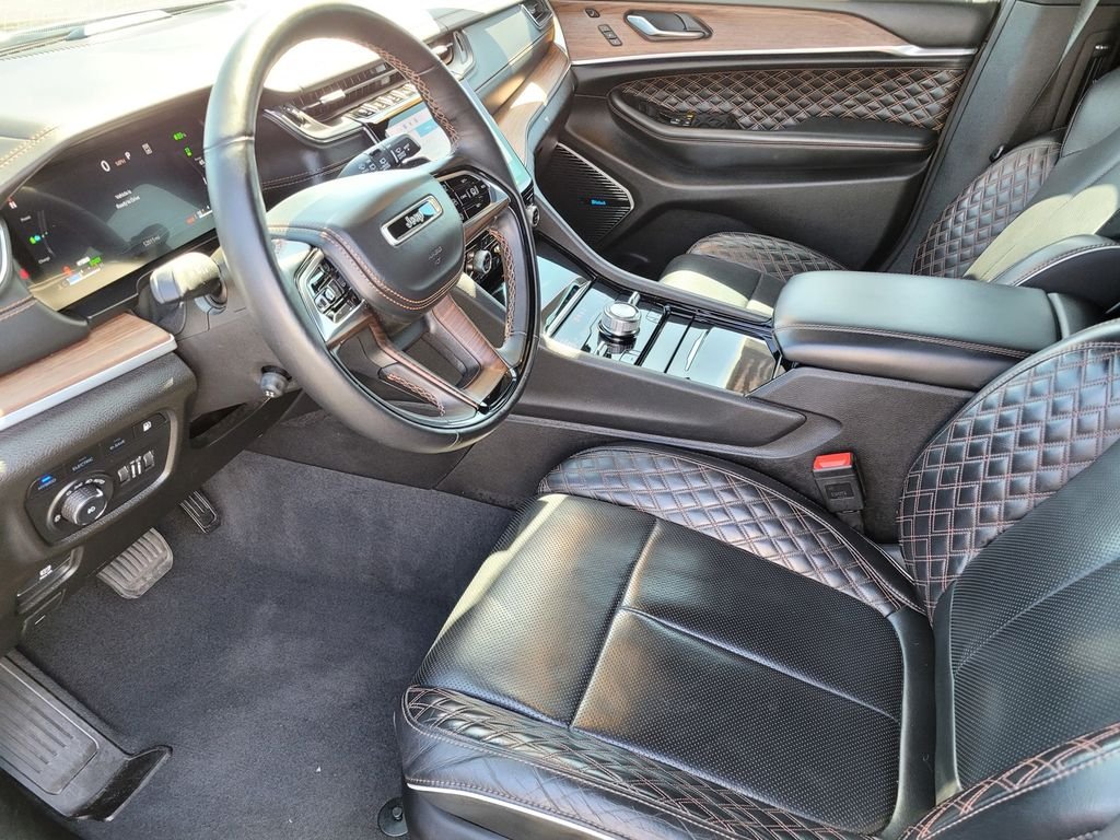 Used 2022 Gray Jeep Summit 4xe image 15