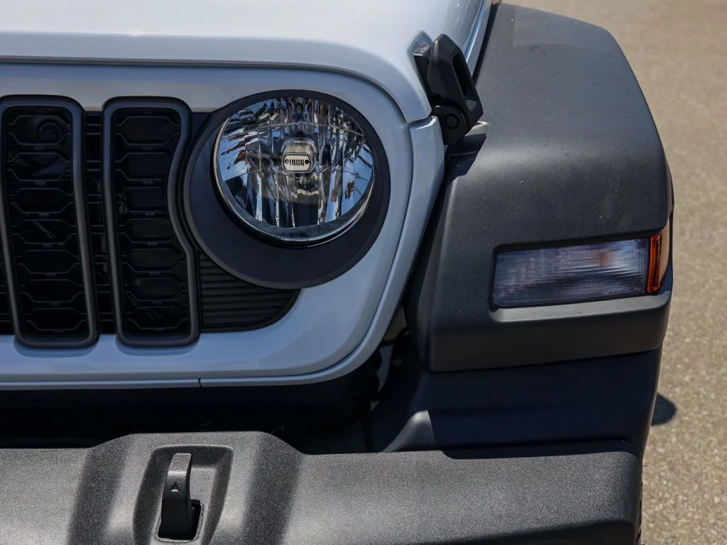 New 2026 Bright White Clear-Coat Exterior Paint Jeep Sport image 10