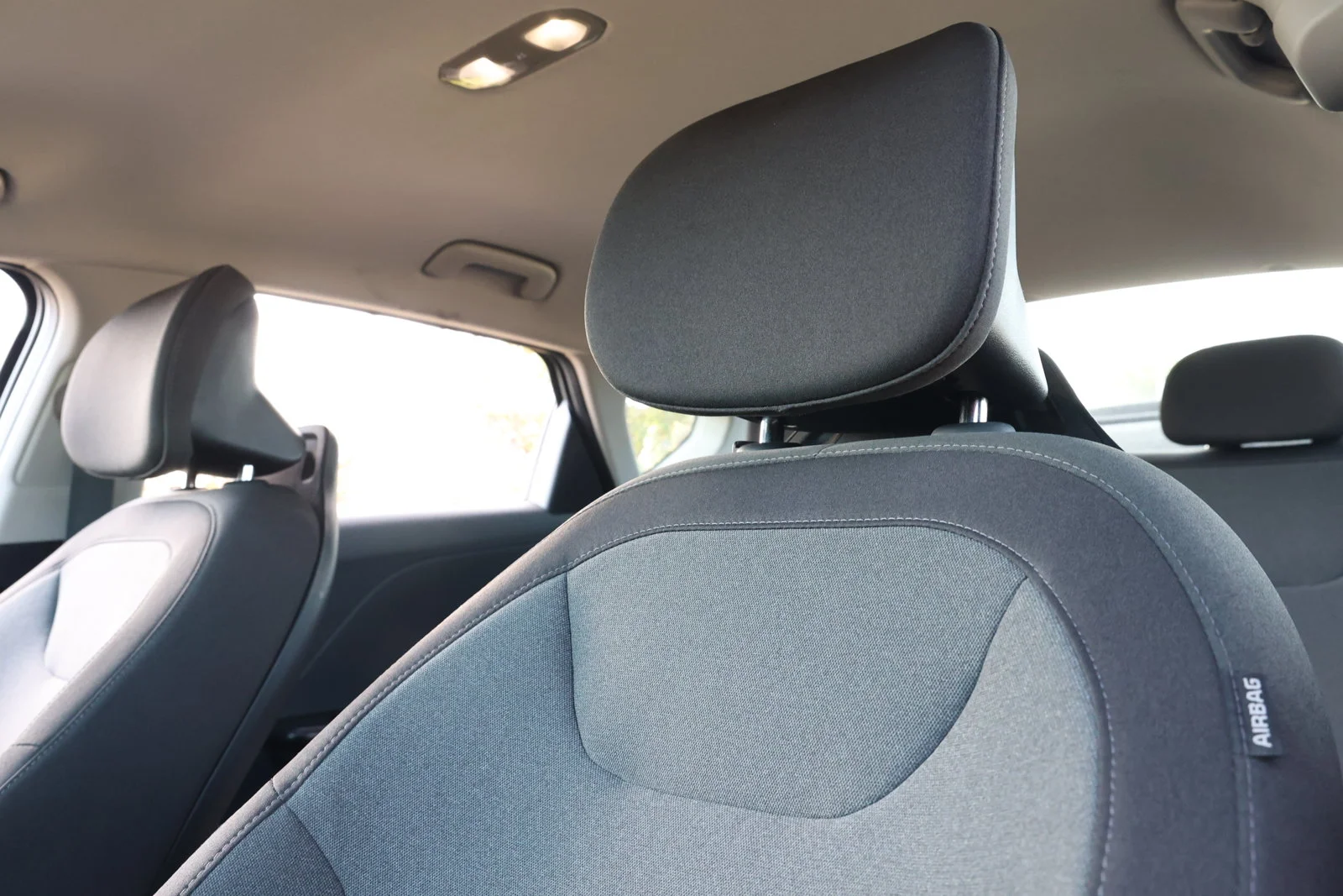 2025 Kia K4 LXS - Photo 15