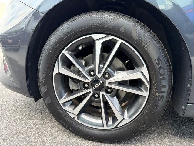 Used 2024 Gray Kia LXS image 6