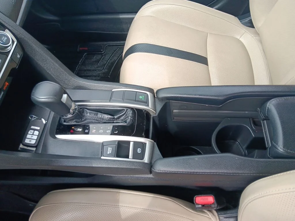 Used 2017 White Honda Touring image 22