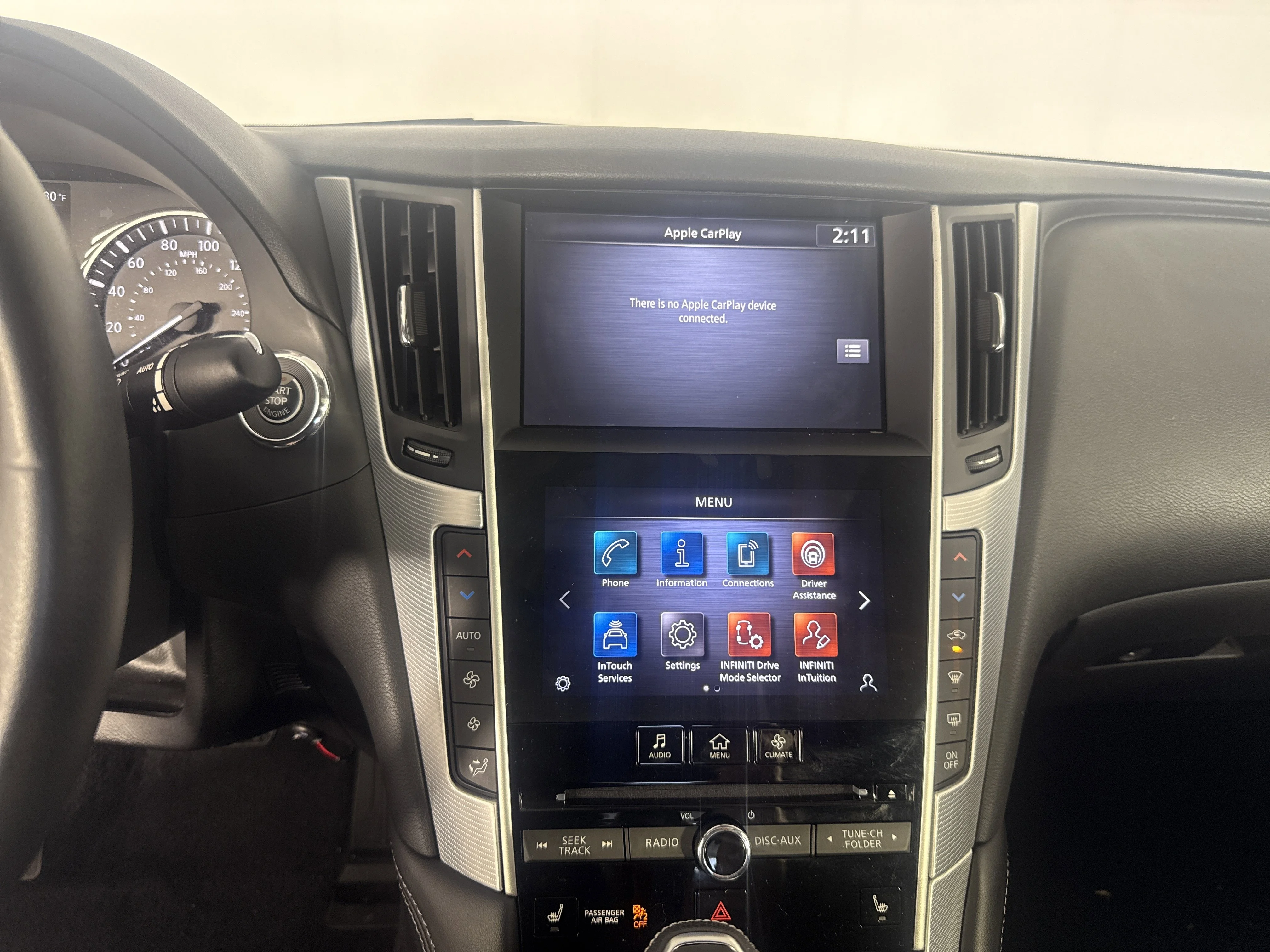 Used 2023 Midnight Black INFINITI LUXE image 28