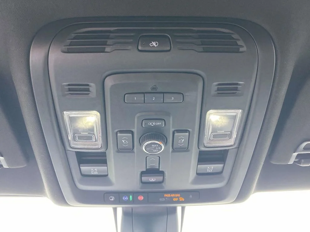 Used 2021 ONYX BLACK GMC Denali image 25