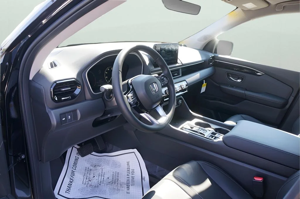 Used 2025 Black Honda EX-L image 11