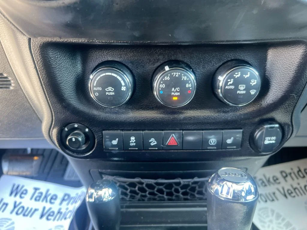Used 2017 Silver Jeep Unlimited Sahara image 16